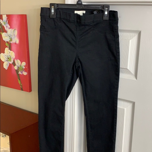Like New H & M Black Skinny Stretchable Pants - Picture 1 of 6